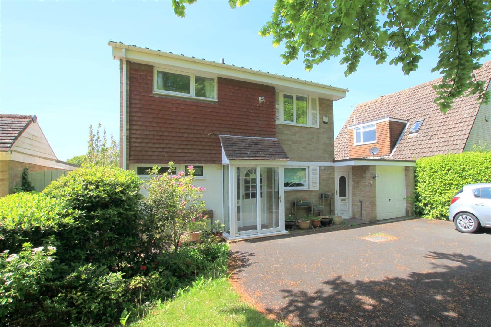 Wharncliffe Road, Highcliffe, Dorset, BH23 5DA