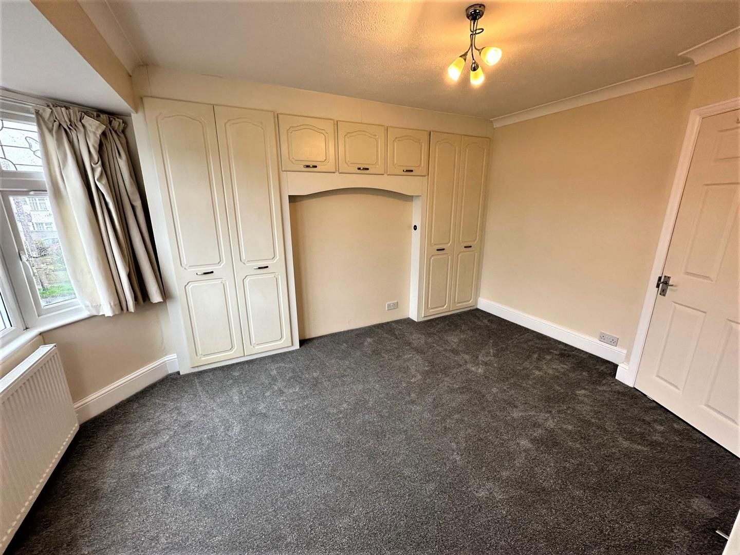 4 bed house to rent in Crest View Drive, Petts Wood Edmund Estate Agents