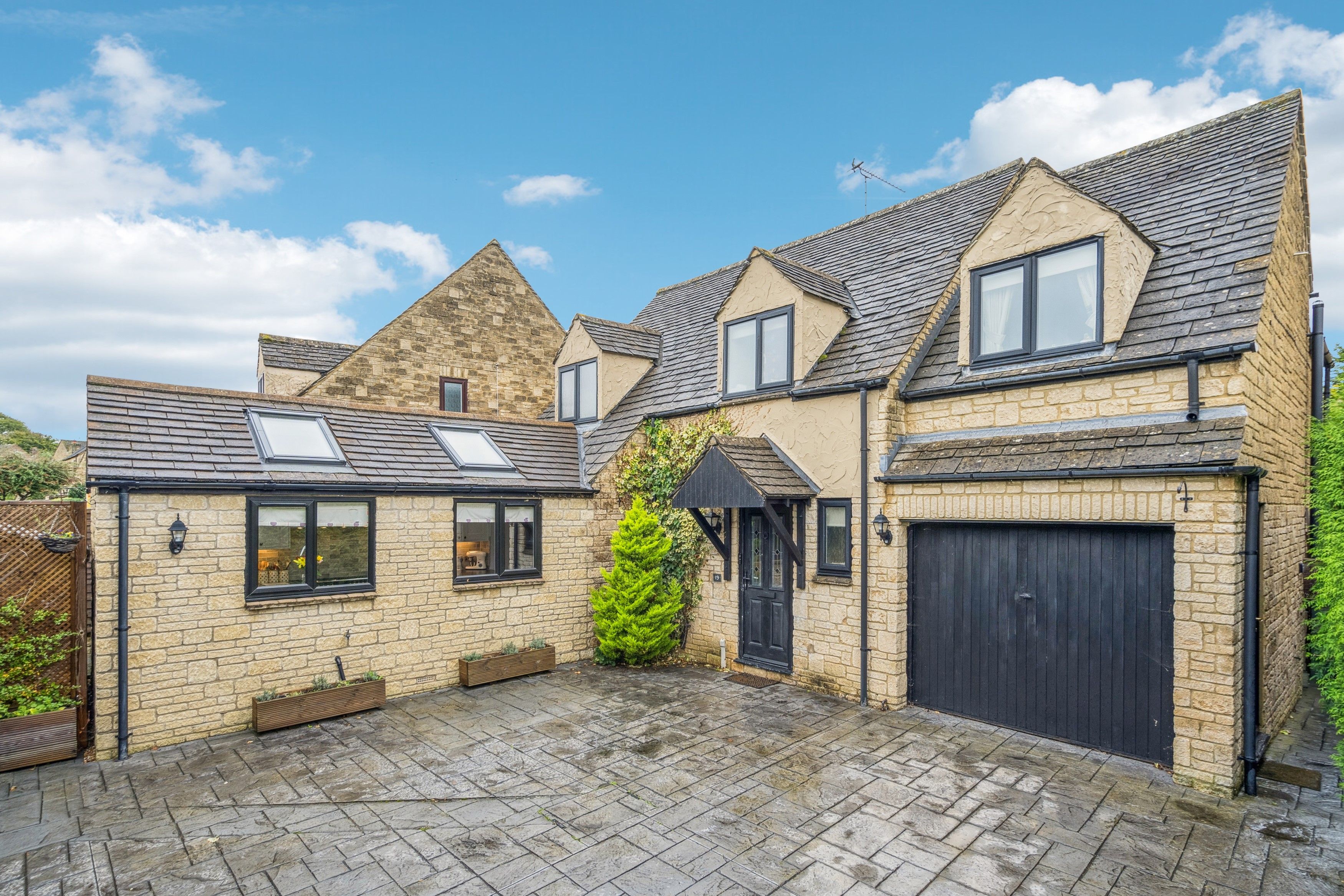 Cotswold Meadow, Witney, Witney, OX28 5FA