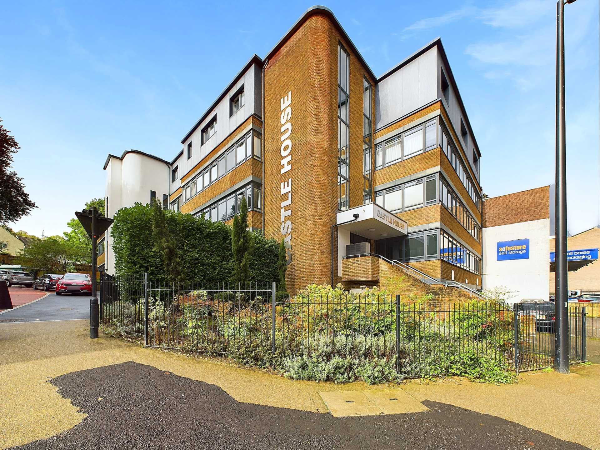 Castle House, Desborough Road