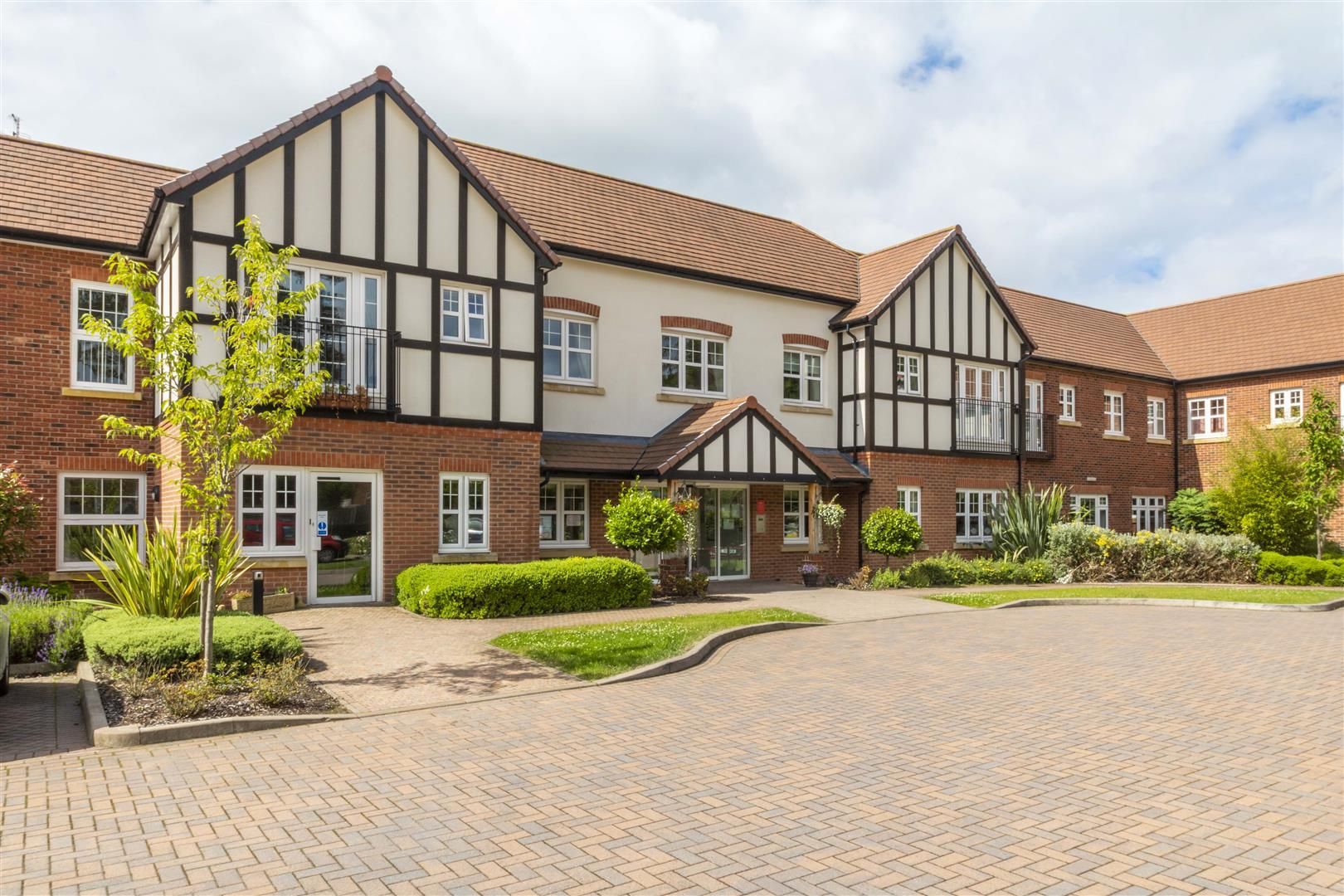 Apartment 9, Ravenshaw Court, Solihull, 73 Four Ashes Road, B93 8NA