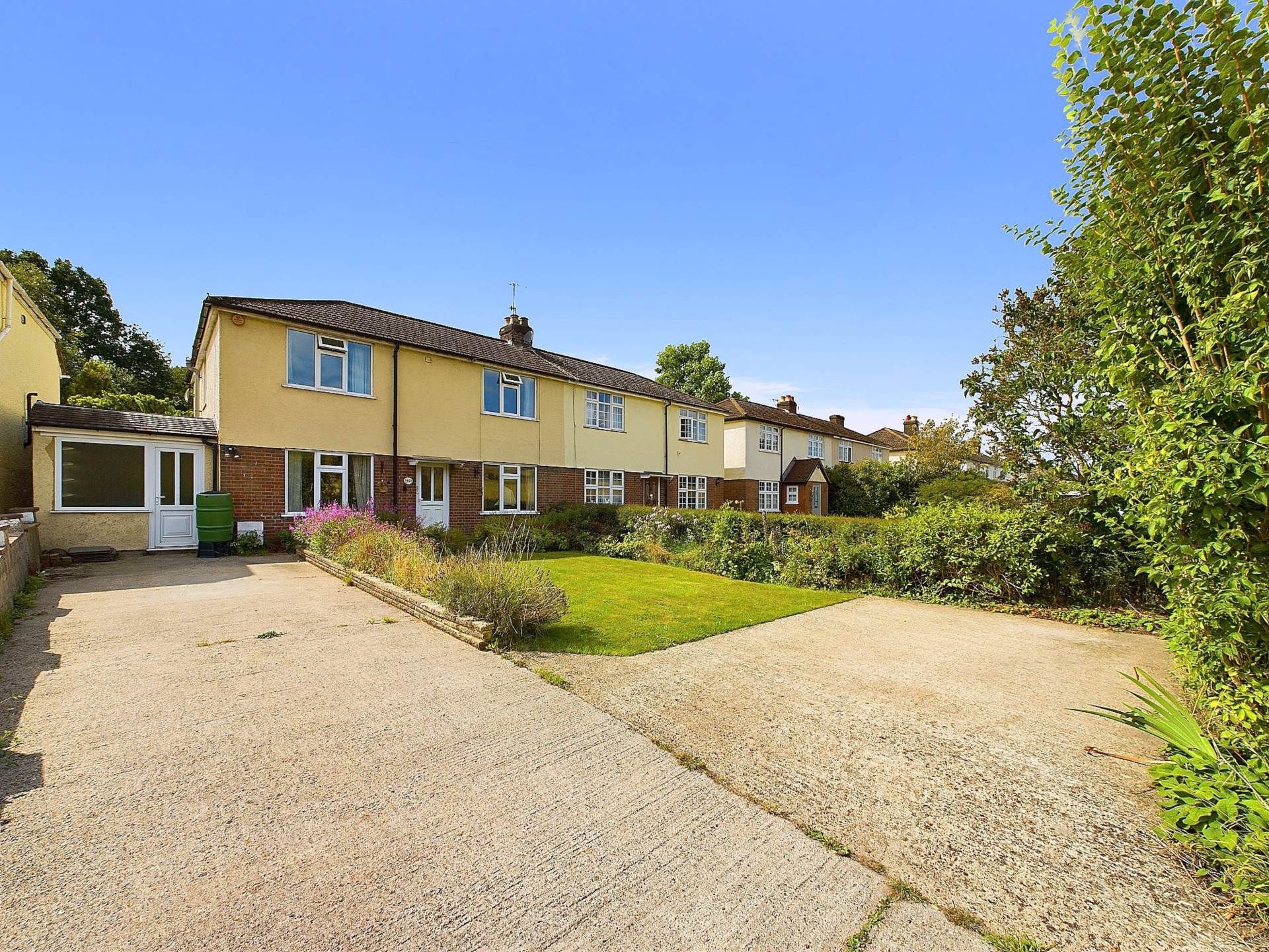 Bradenham Road, West Wycombe &#8211; NO UPPER CHAIN!