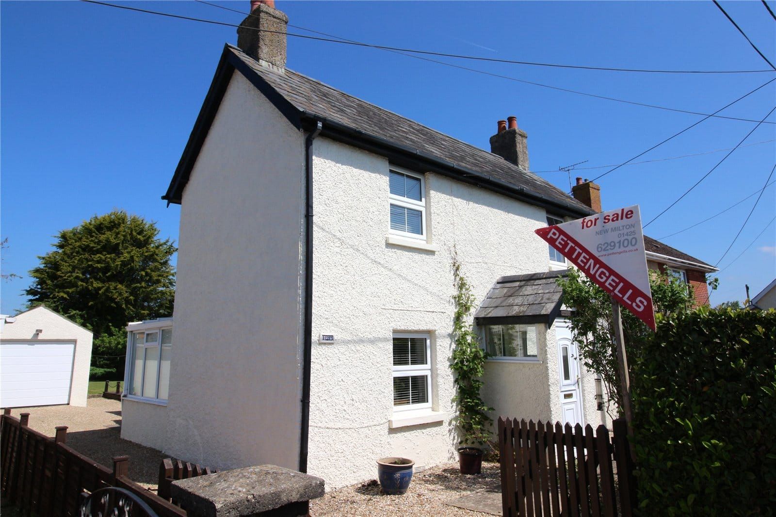 Manor Road, New Milton, Hampshire, BH25 5EQ