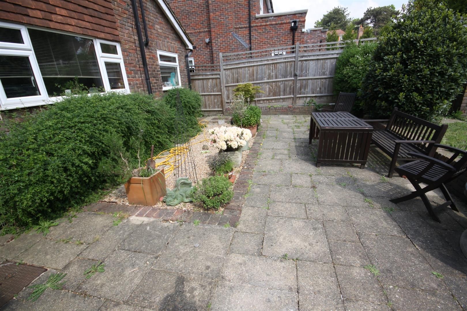 4 bed detached house to rent in Pines Road, Bromley Edmund Estate Agents