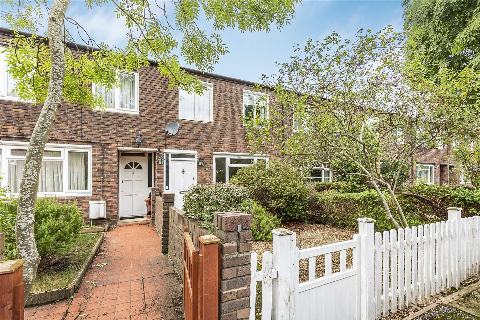 Burke Close, Putney, London, SW15 5RS