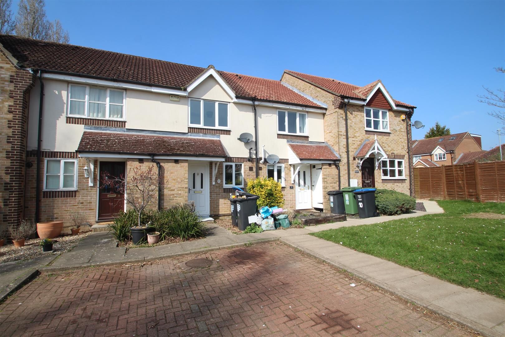 Denbigh Close, Adeyfield, Hemel Hempstead, Herts, HP2 4JY