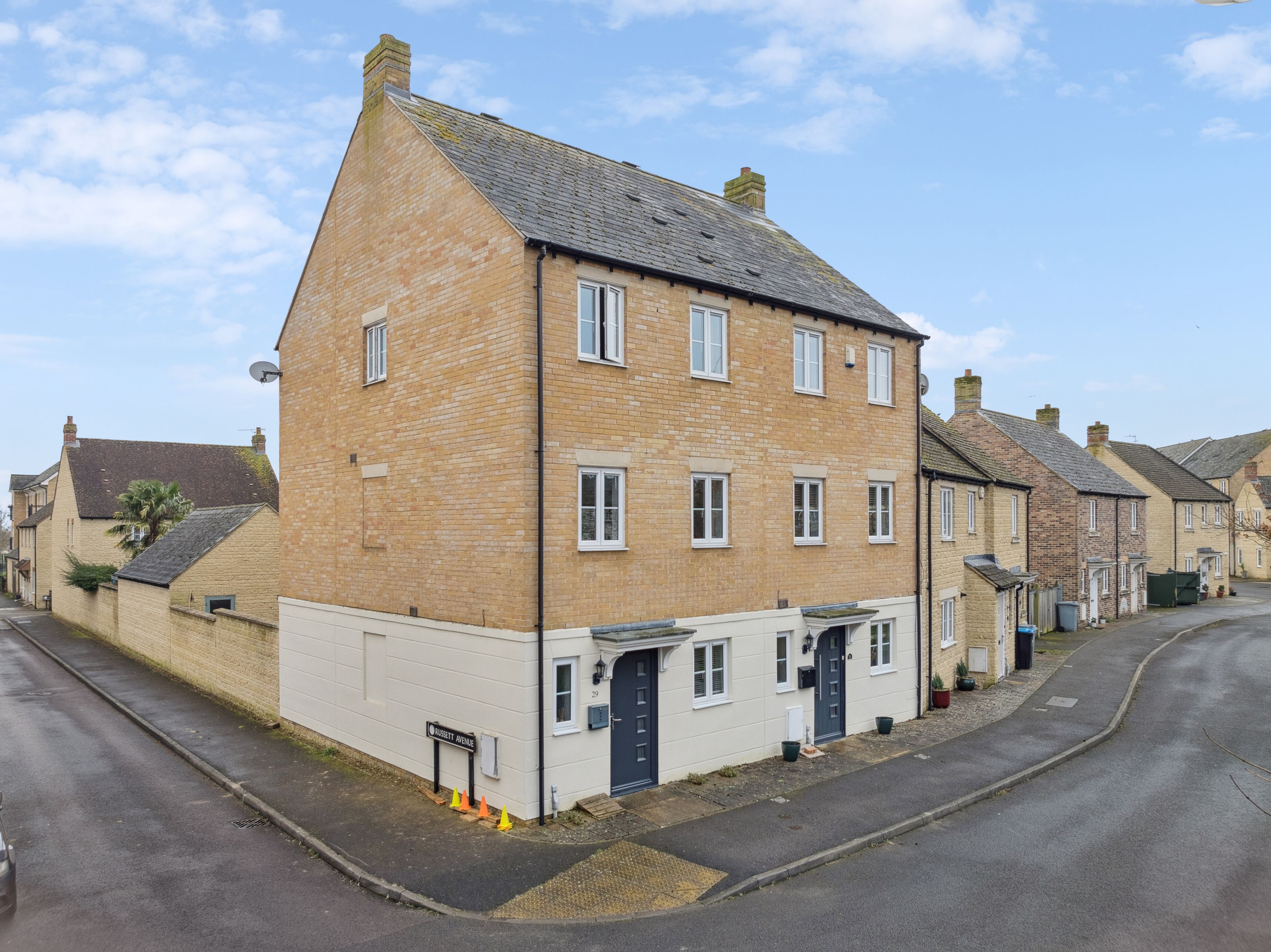 Cedar Road, Carterton, Carterton, OX18 1HL