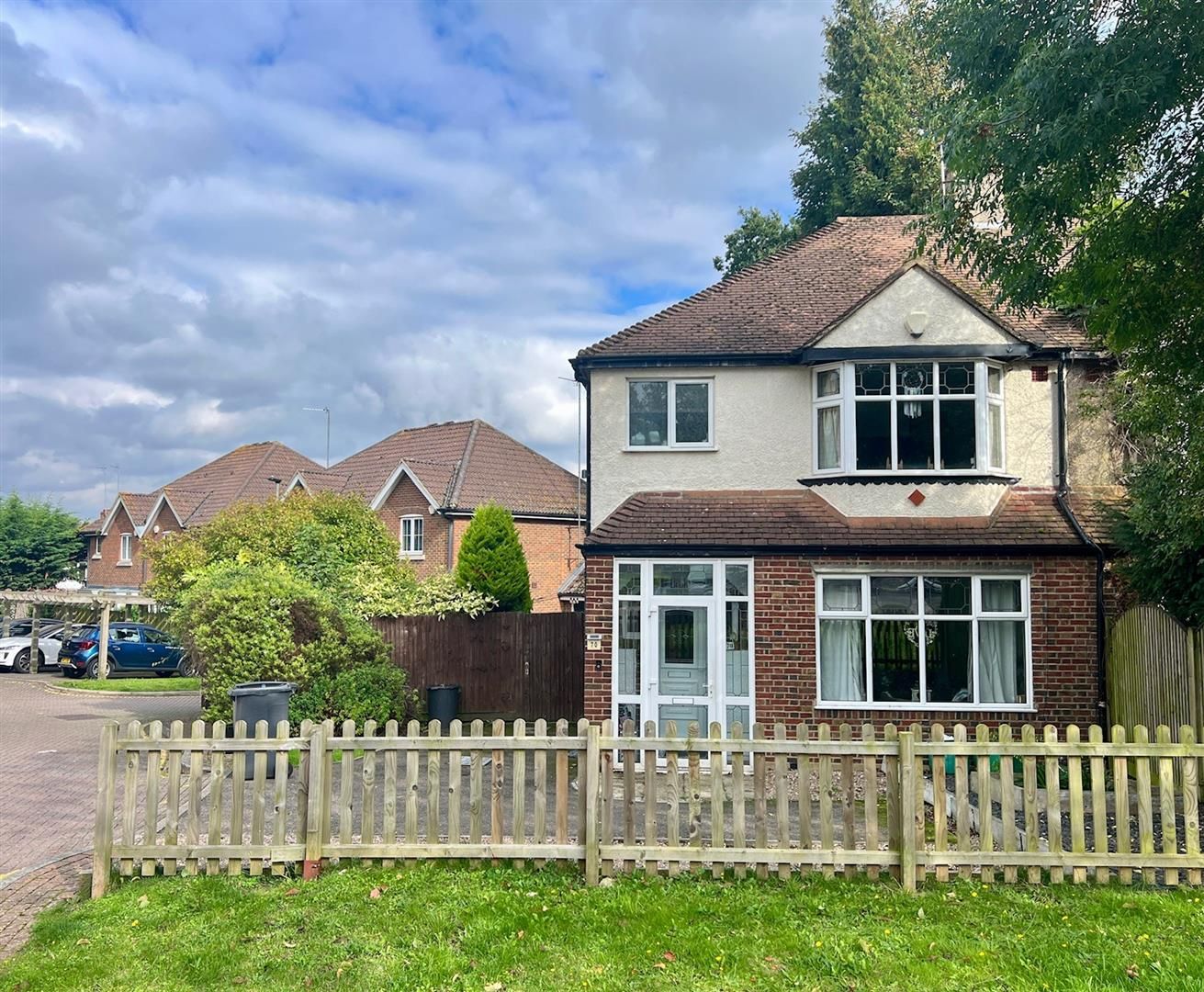 Vinson Close, Orpington, Kent, BR6 0EG