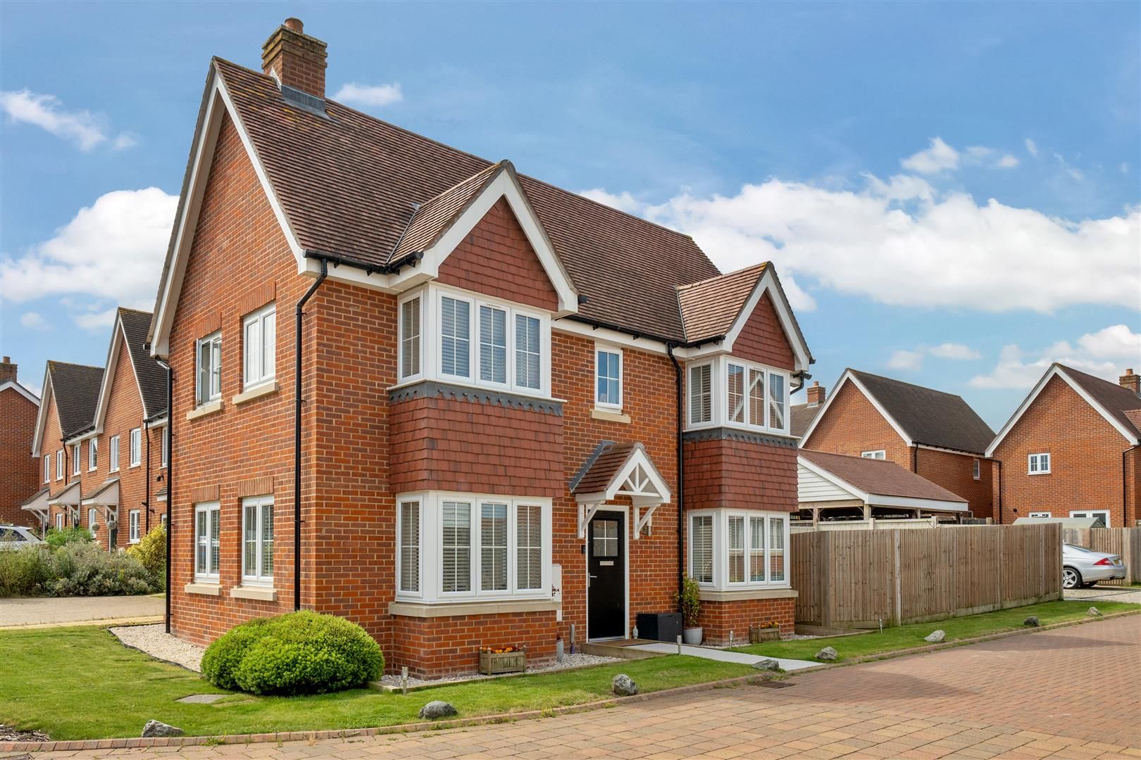 Windmill Crescent, Headcorn, TN27 9DG