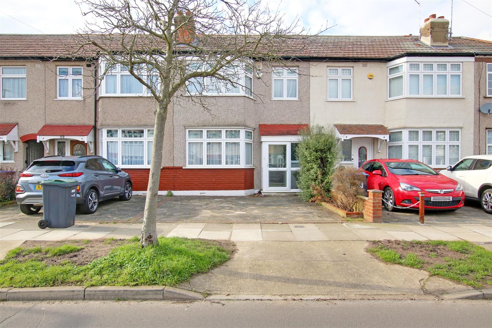 Carnarvon Avenue, Enfield, EN1 3DU