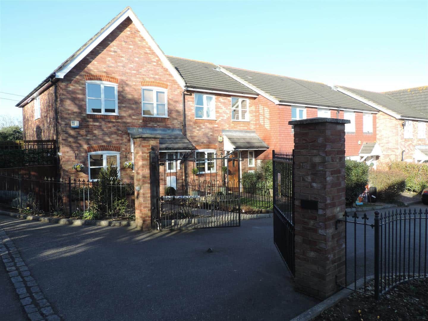 3 bed terraced house to rent in Cades Place, Barming, Kent Simon