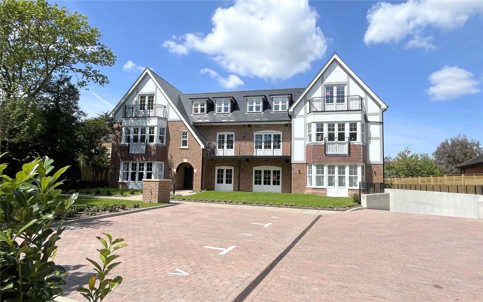 Chewton Farm Road, Chewton Estate, Christchurch, Dorset, BH23 5QN