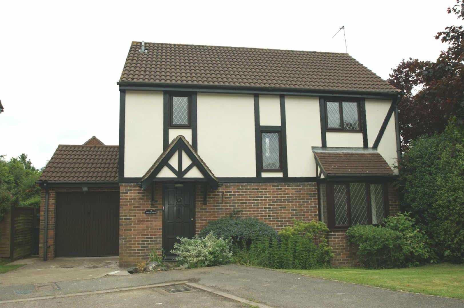 The Glades, Fields End, Hemel Hempstead, Herts, HP1 2TH