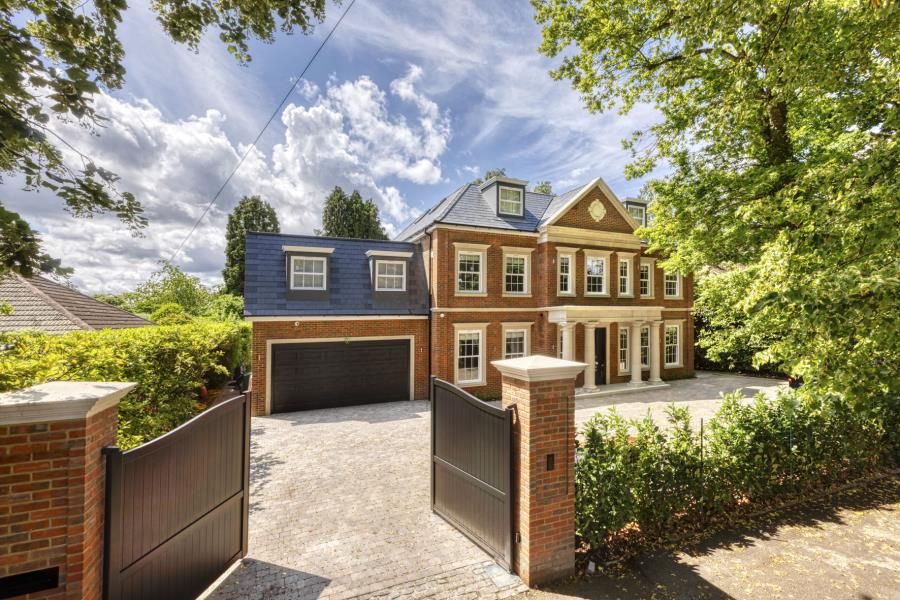 Christchurch Road, Wentworth Estate, Surrey, GU25 4RW