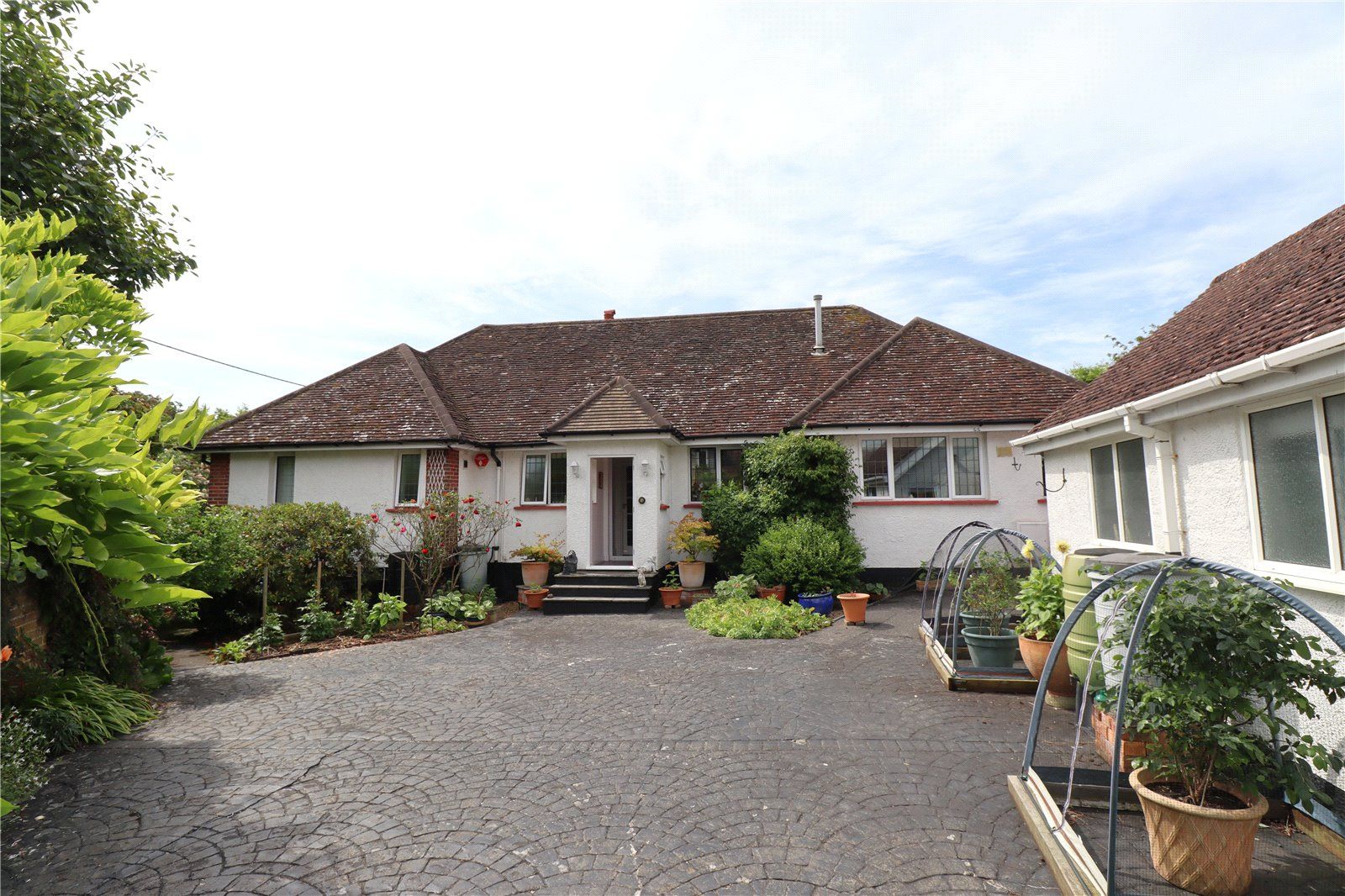 Highlands Road, Barton On Sea, Hampshire, BH25 7BN