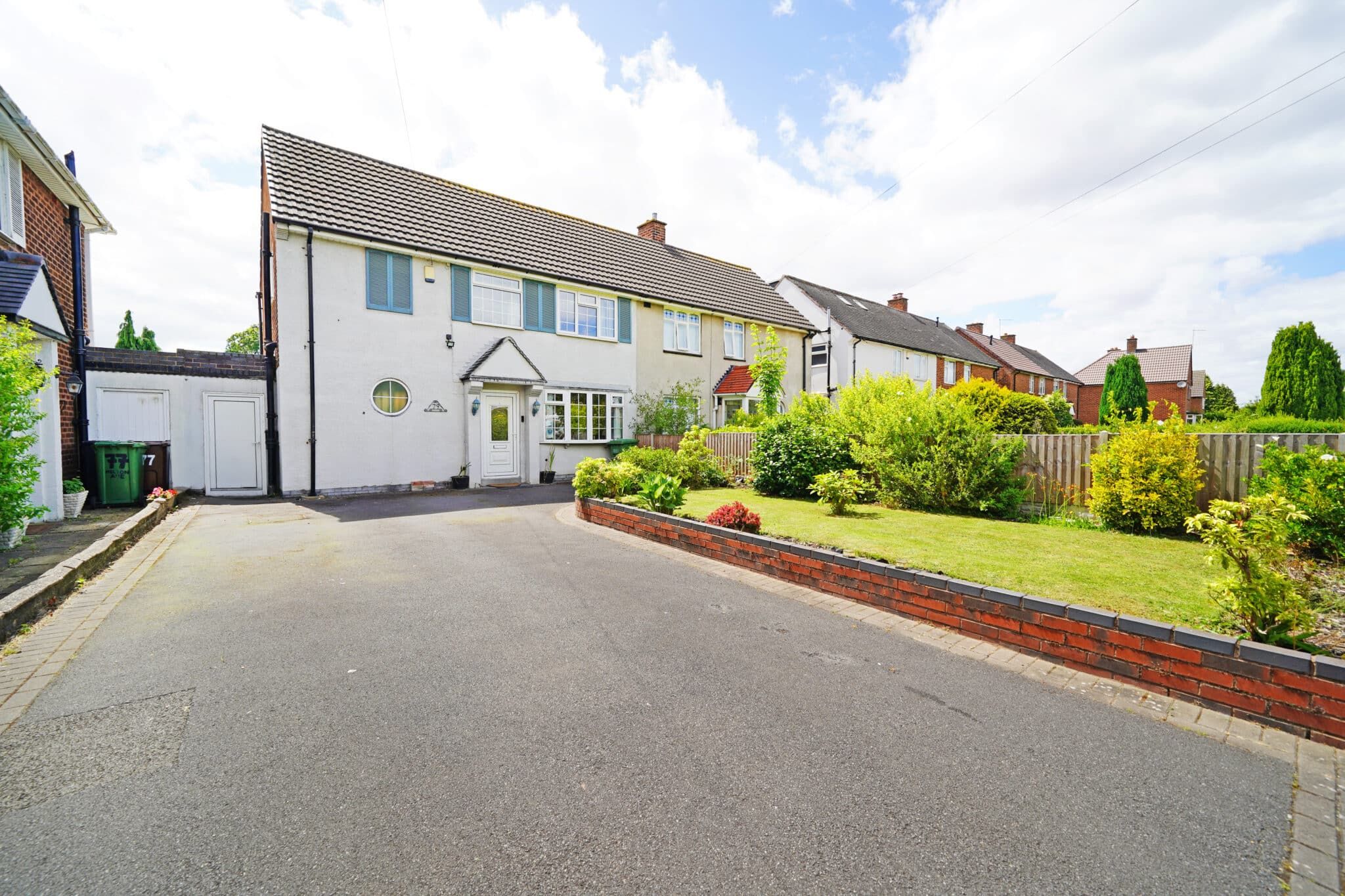 3 bed semidetached house for sale in Melton Avenue, Solihull, B92