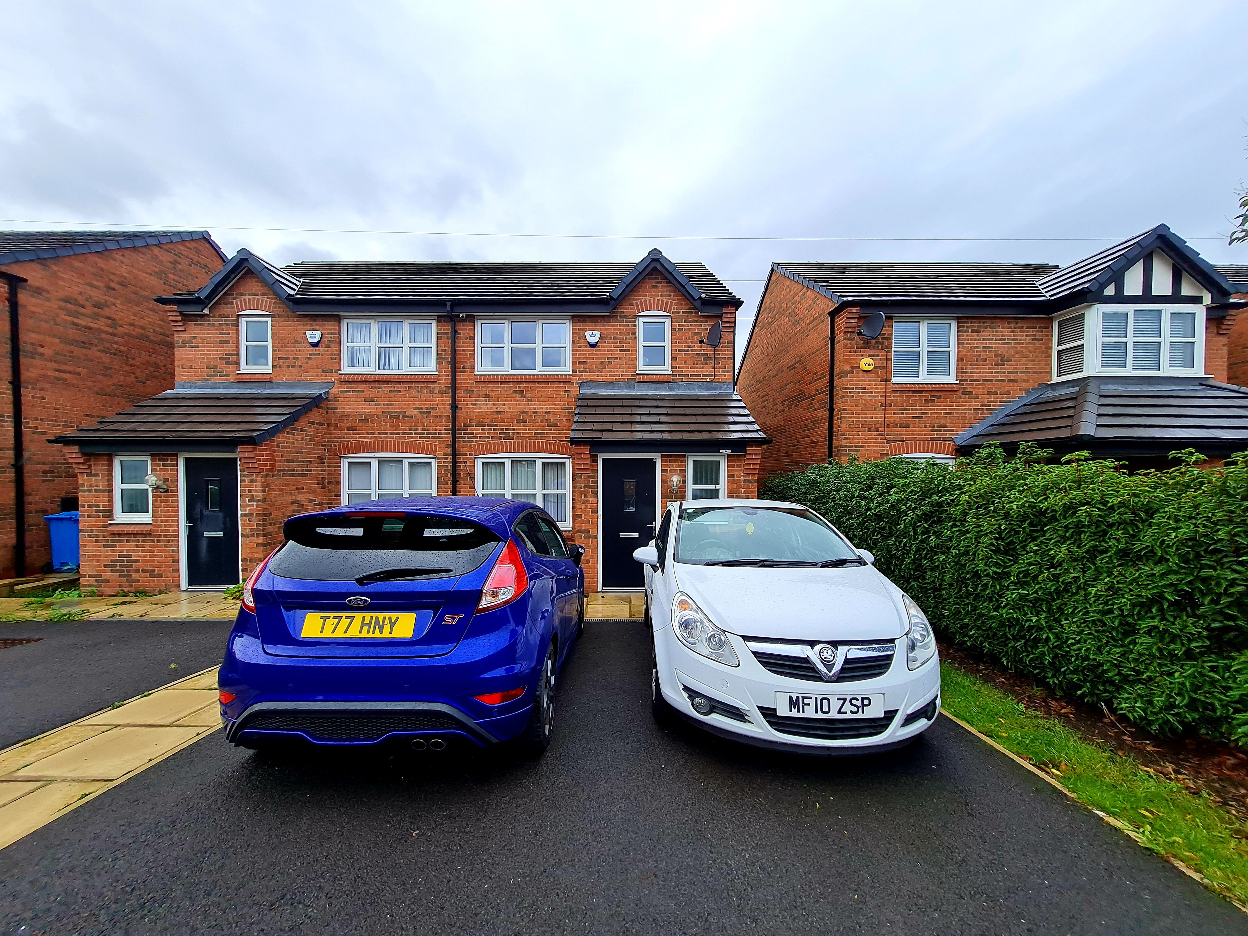 Virginia Drive, Swinton, M27