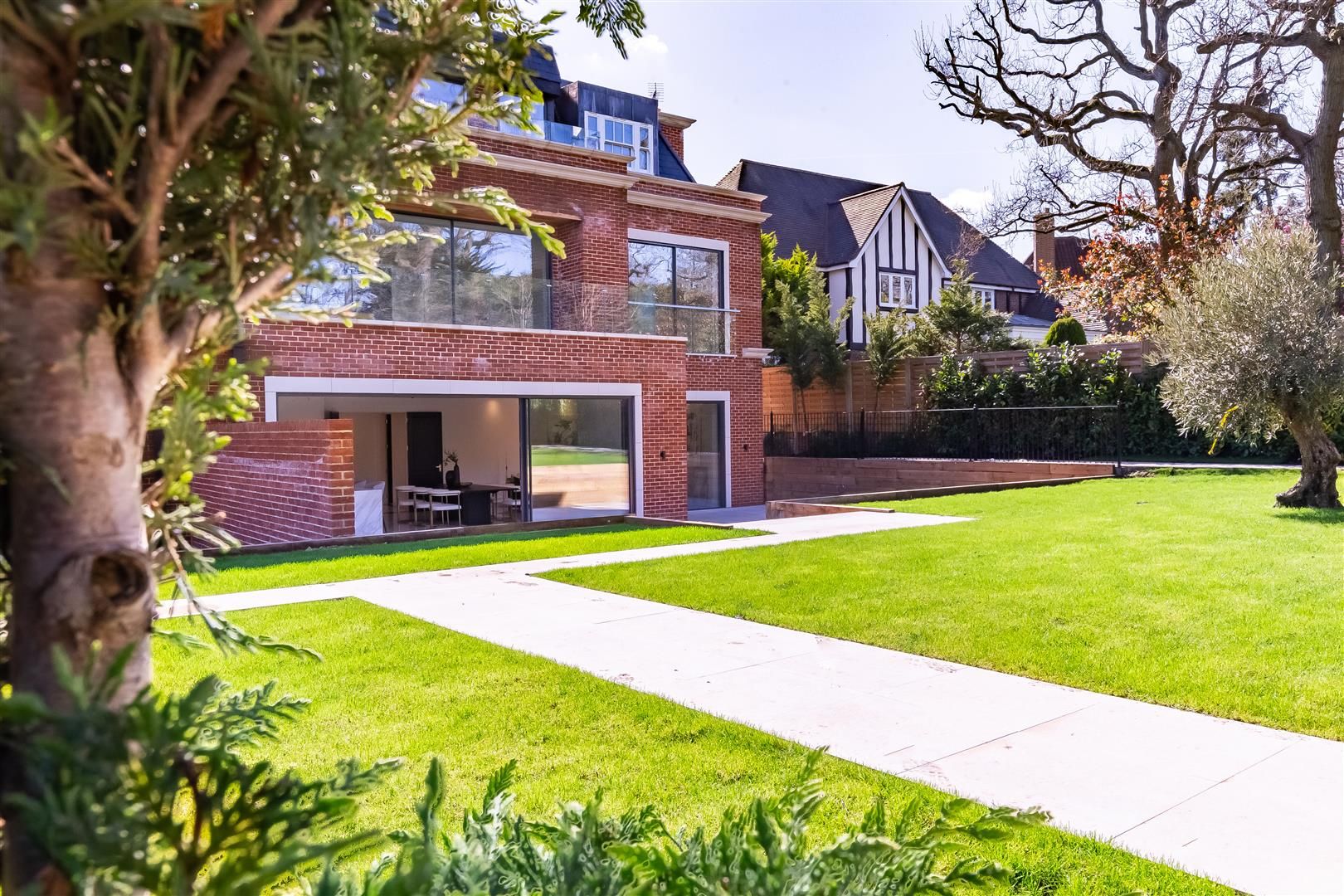 2 bed flat for sale in Tamara Court, Stradbroke Drive, Chigwell