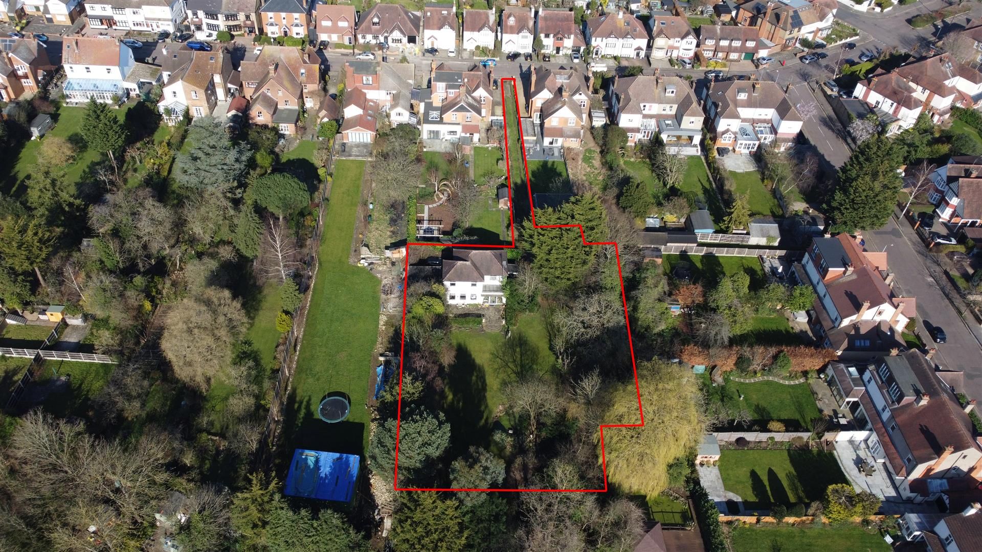 3 bed detached house for sale in Algers Road, Loughton Elliott James