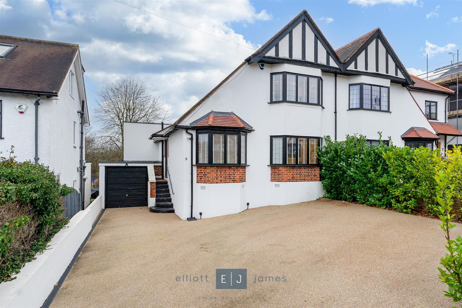 2 bed semidetached house for sale in Stradbroke Grove, Buckhurst Hill