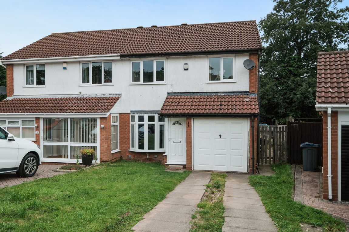 Lyall Gardens, Rednal, Birmingham, B45 9YW