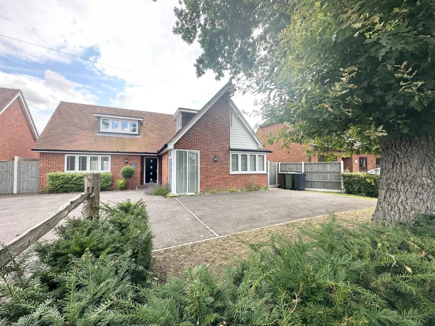 3 bed detached house to rent in Oak Lane, Headcorn Simon Miller & Company