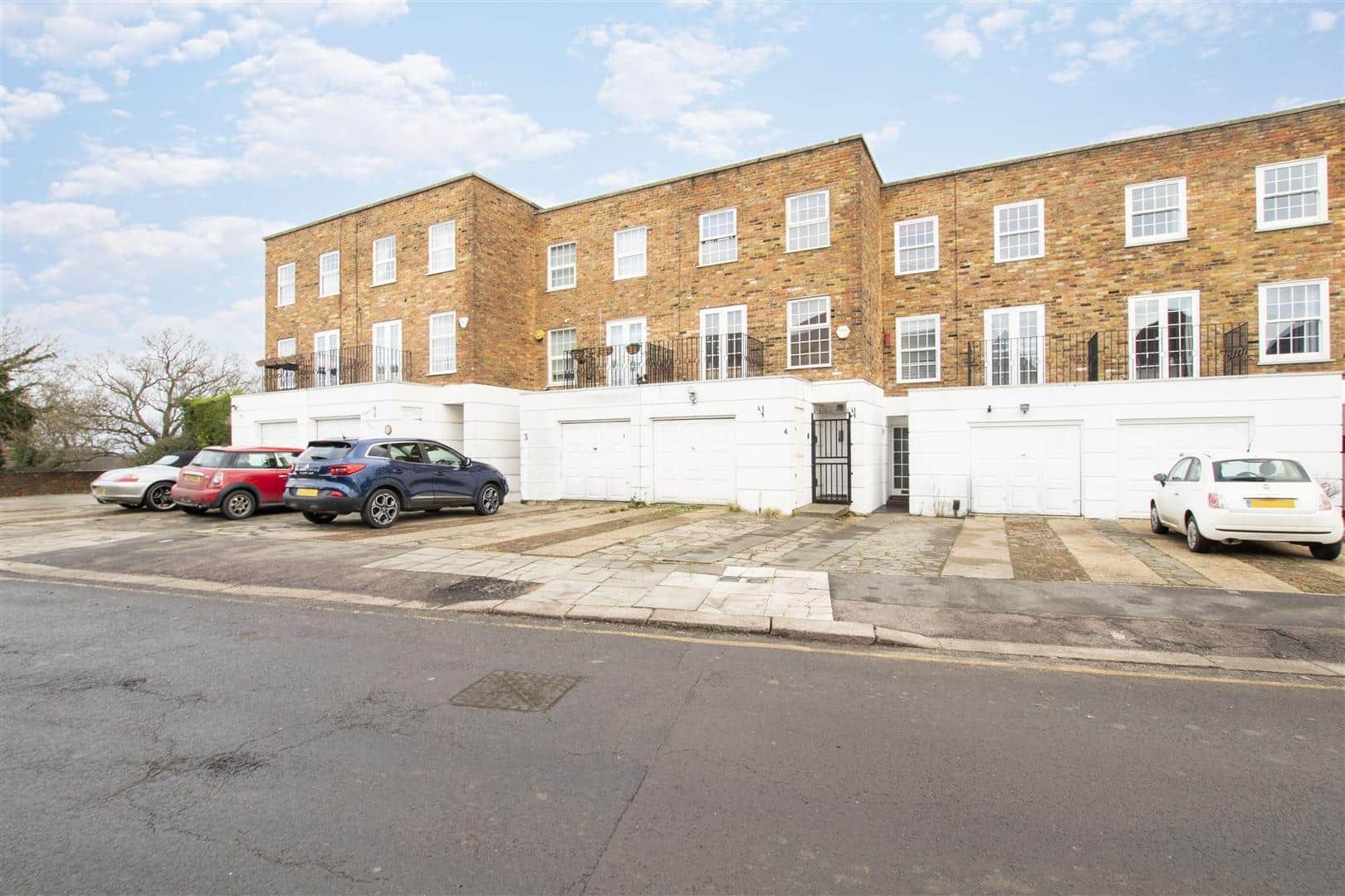 Highridge Place, Oak Avenue, ENFIELD, Middlesex, EN2 8LE