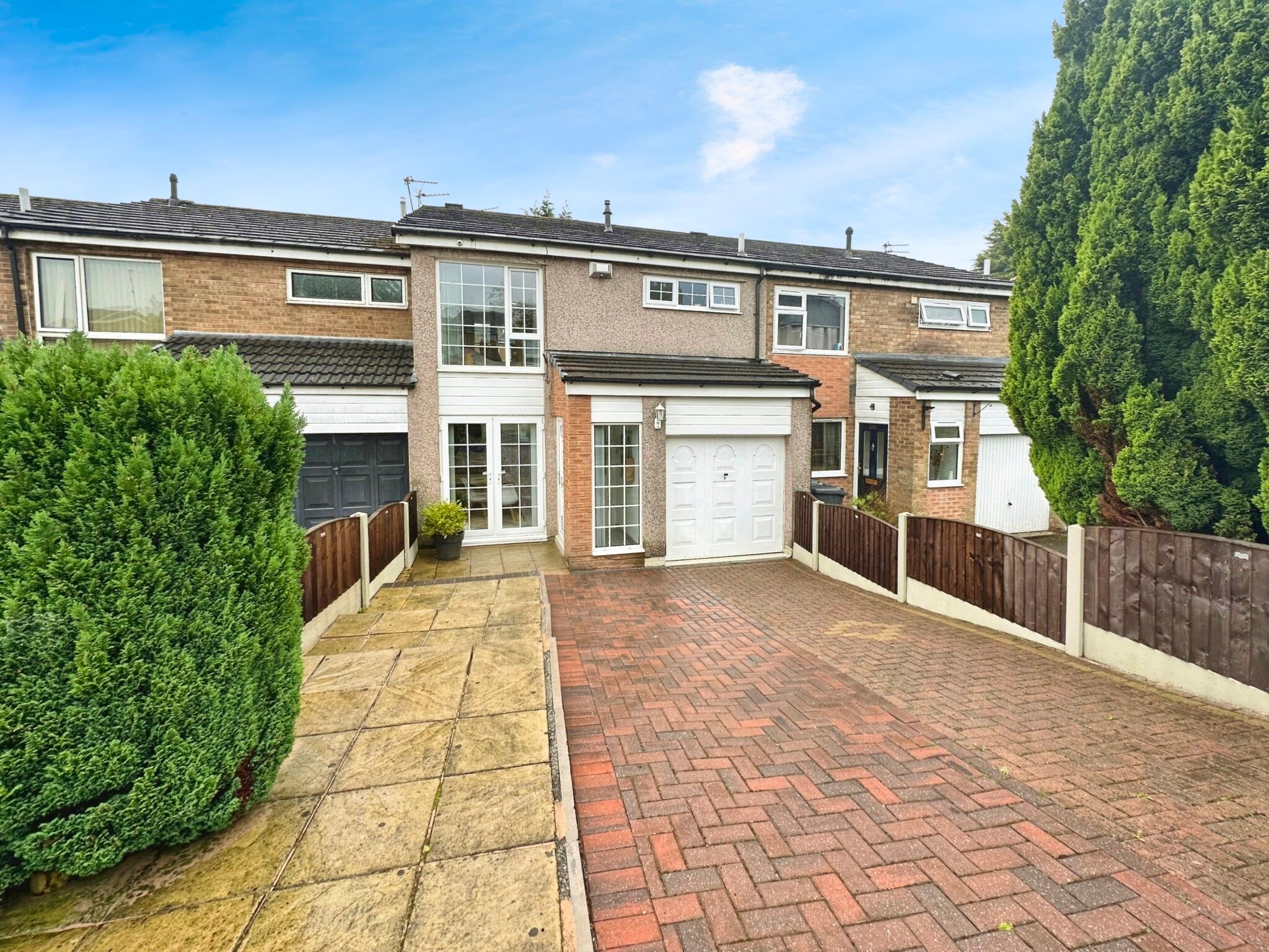 Tintern Avenue, Whitefield, M45