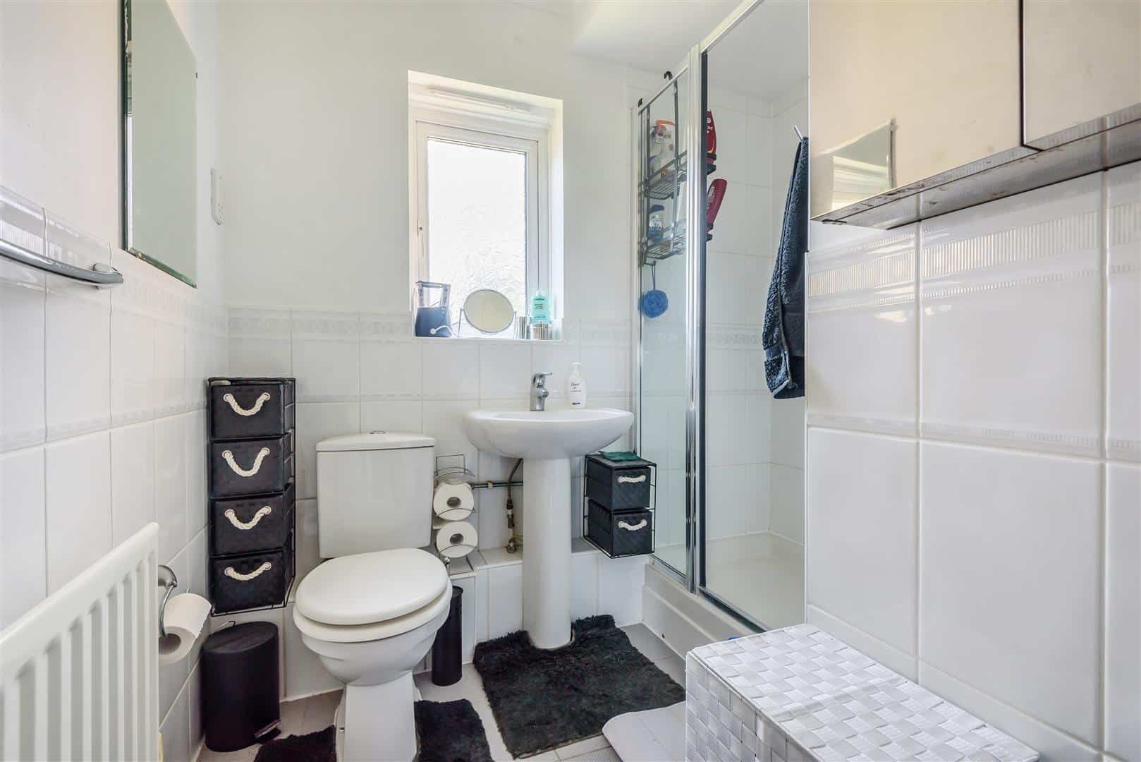 3 bed flat to rent in The Lakes, Larkfield, Aylesford Simon Miller