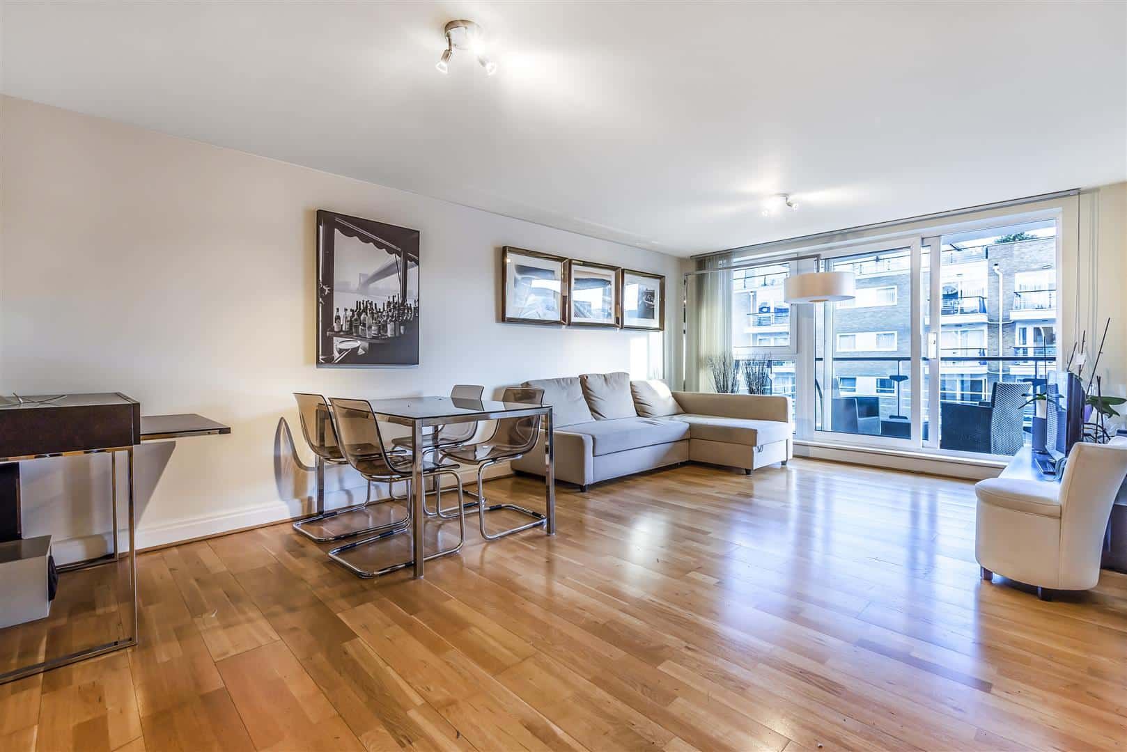 2 bed flat to rent in Smugglers Way, Wandsworth SW18 | James Anderson