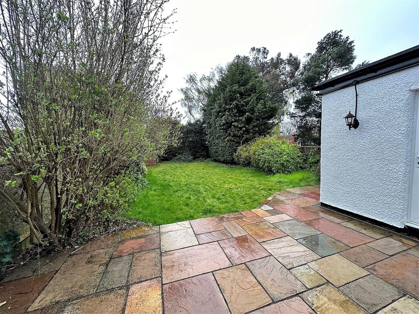 4 bed house to rent in Crest View Drive, Petts Wood Edmund Estate Agents