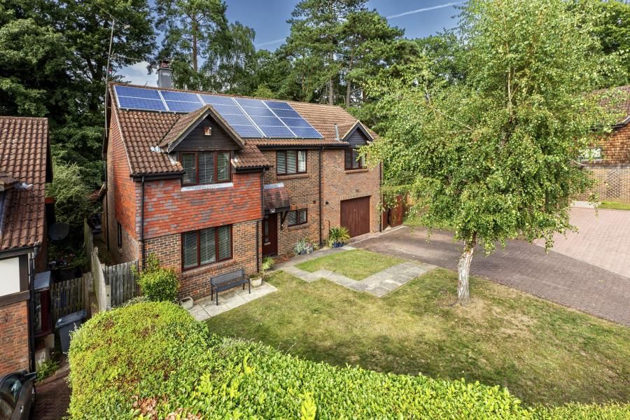 Cavendish Meads, Sunninghill, Berkshire, SL5 9TG