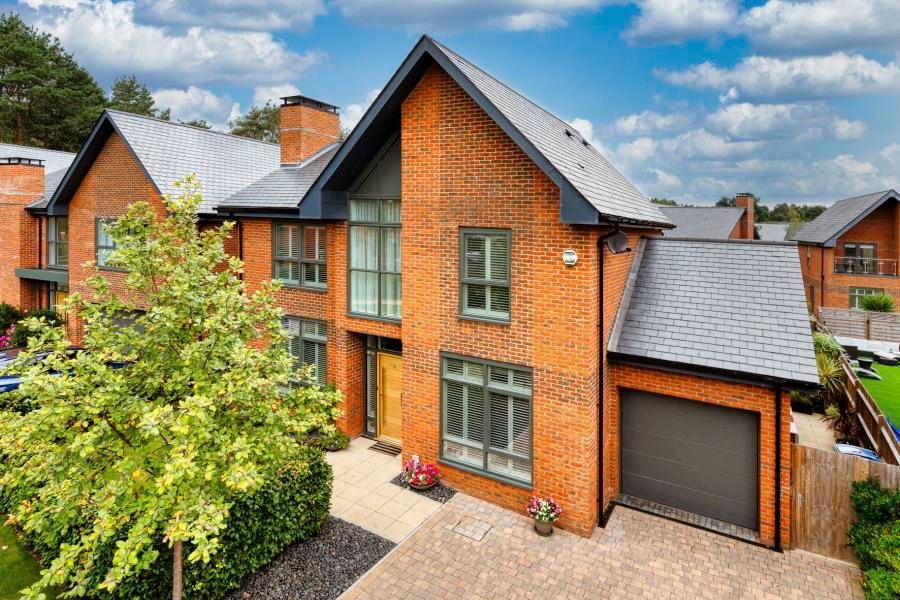 Chieftain Road, Upper Longcross, Surrey, KT16 0BG