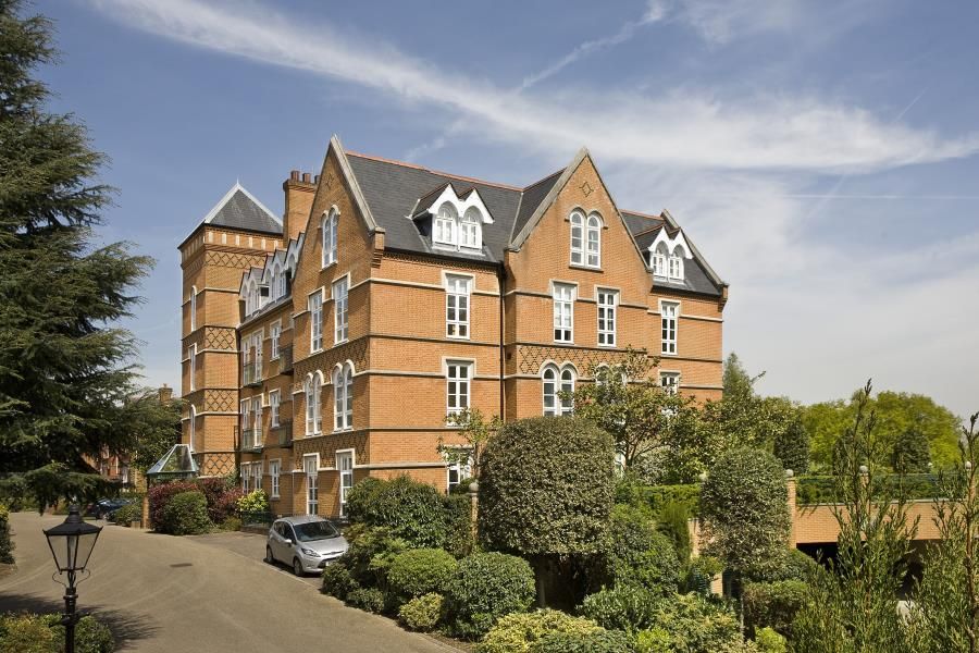 Holloway Drive, Virginia Water, Surrey, GU25 4SU