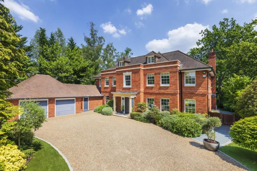 Abbots Drive, Wentworth Estate, Surrey, GU25 4SE