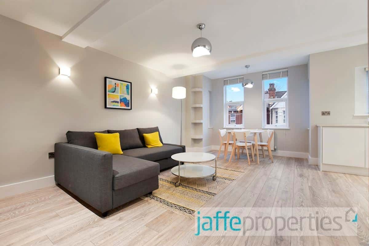 Melrose Avenue, London, NW2 4JT