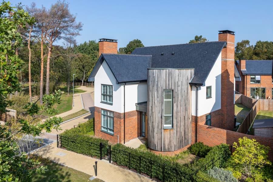 Churchill Drive, Upper Longcross, Surrey, KT16 0BY