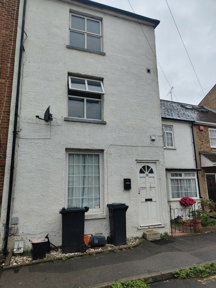 19A East Terrace, Gravesend, Kent, DA12 2DB