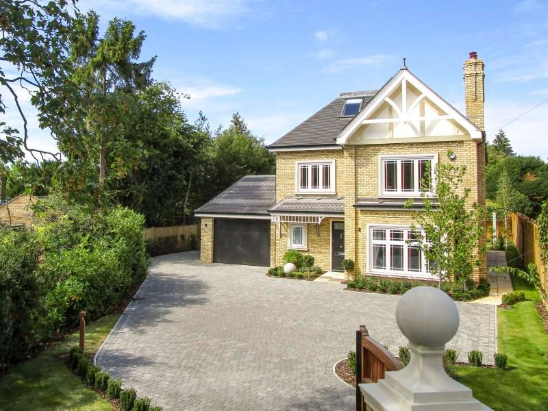 Middle Hill, Englefield Green, Surrey, TW20 0JP