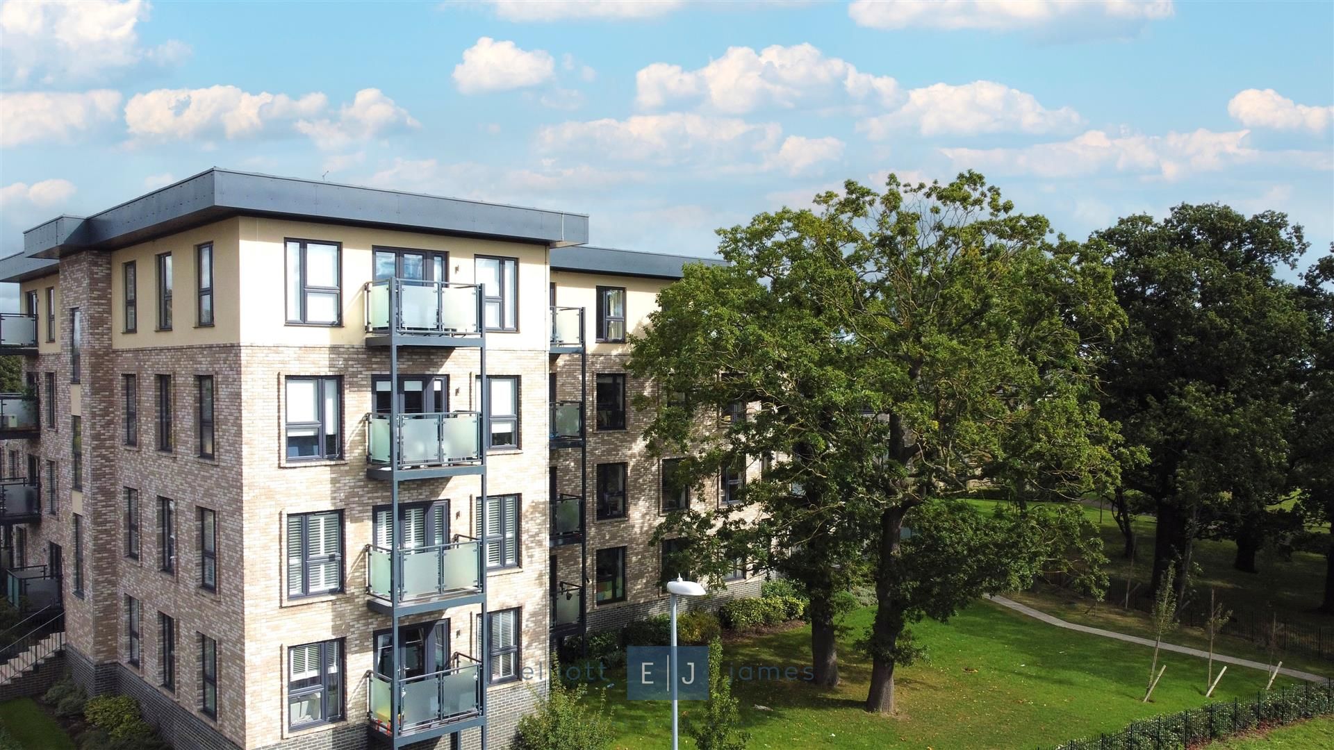 Luna Court, Loughton