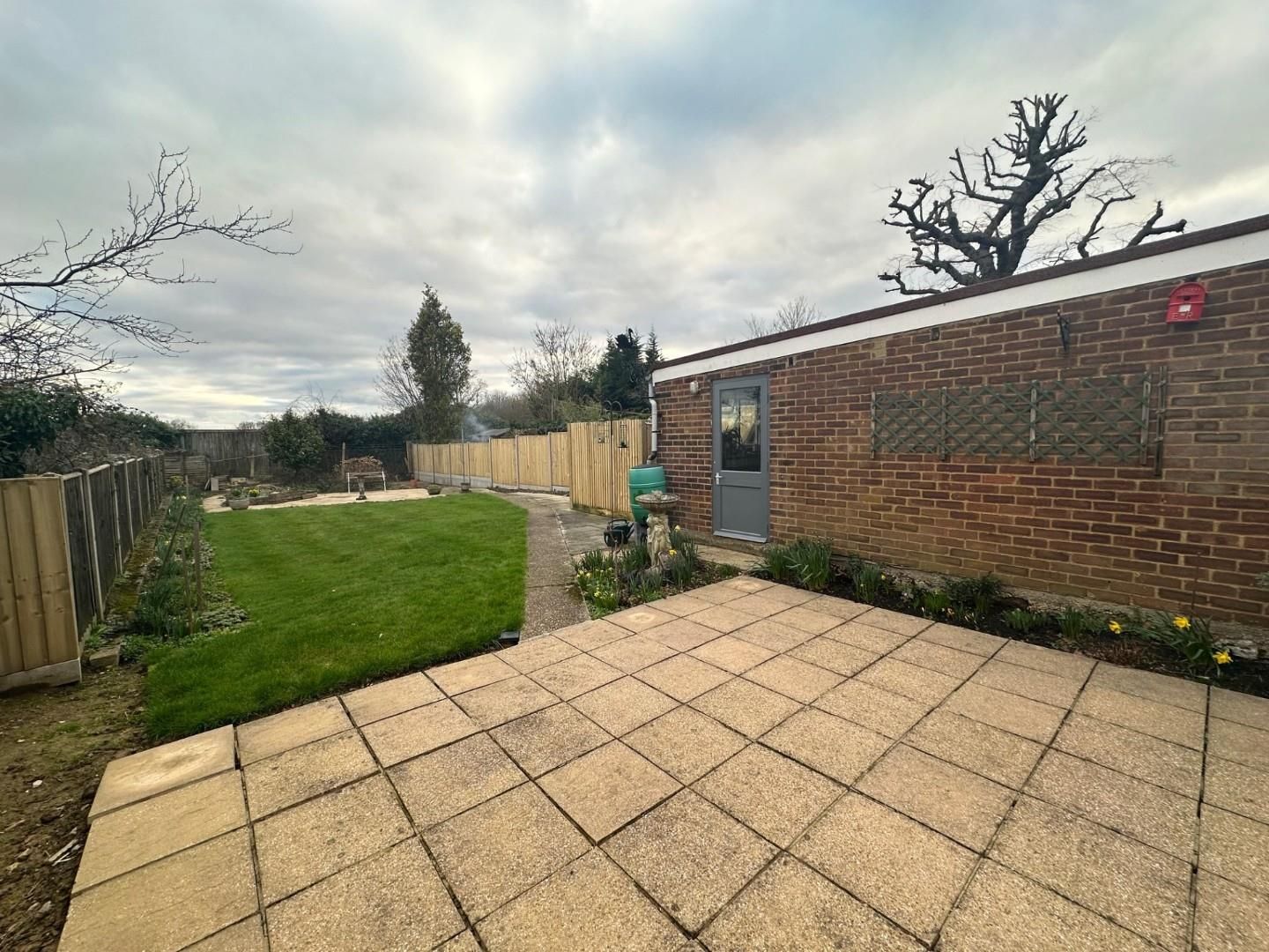 3 bed semidetached house to rent in Rushford Close, Headcorn Simon