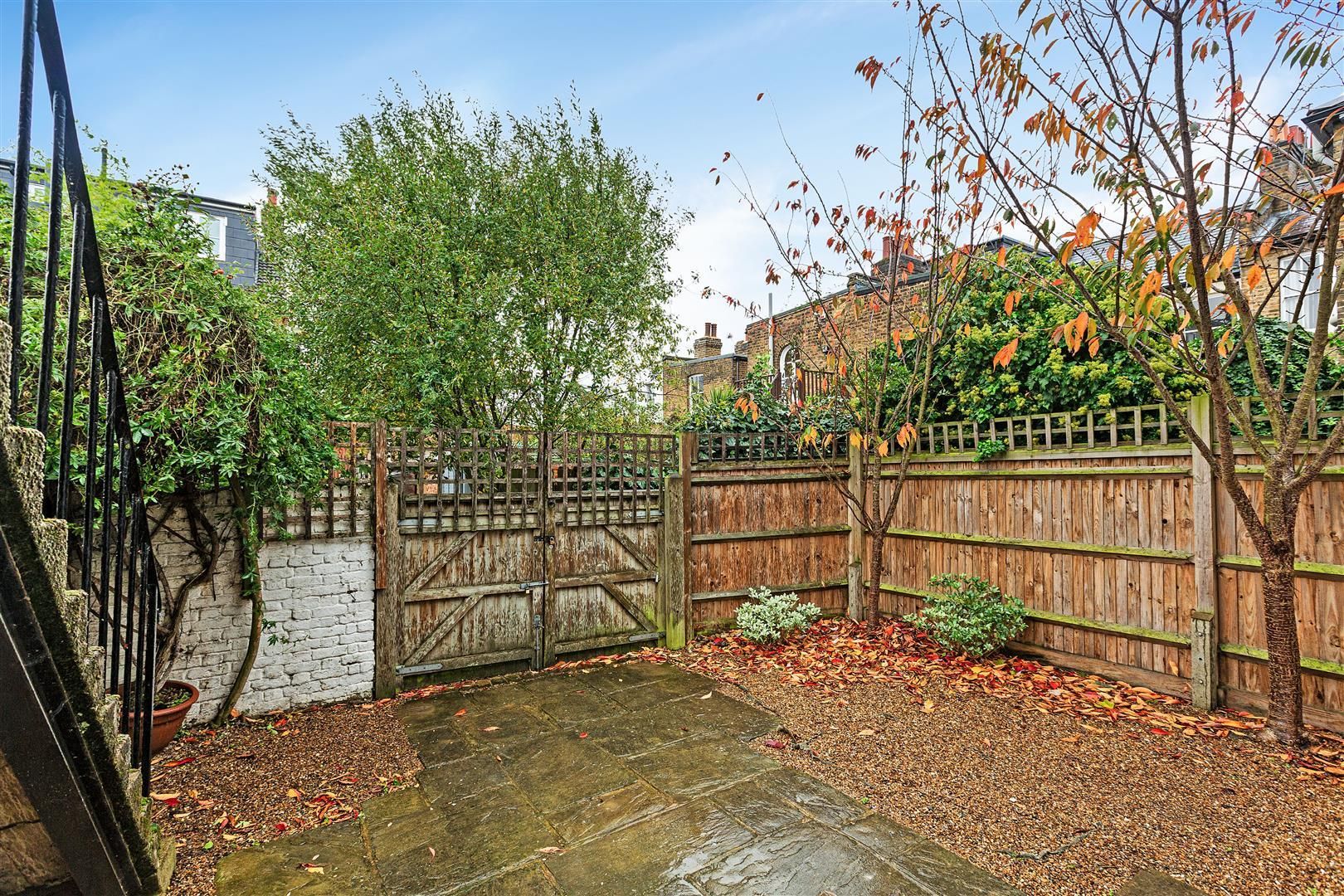 2 bed flat for sale in Cowley Road, Mortlake, SW14 James Anderson