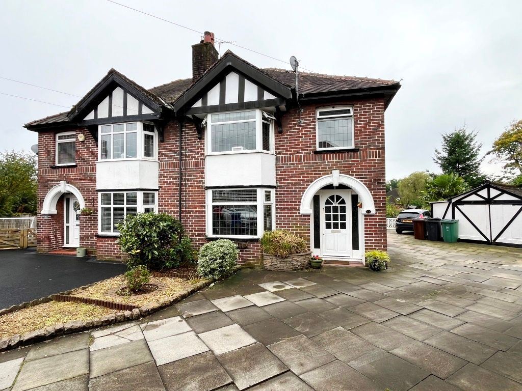 12 Sherwood Avenue, Three Arrows, Radcliffe M26