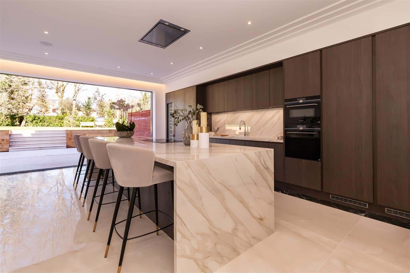 2 bed flat for sale in Tamara Court, Stradbroke Drive, Chigwell