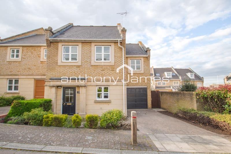 Sanderling Way, Greenhithe, Kent, DA9