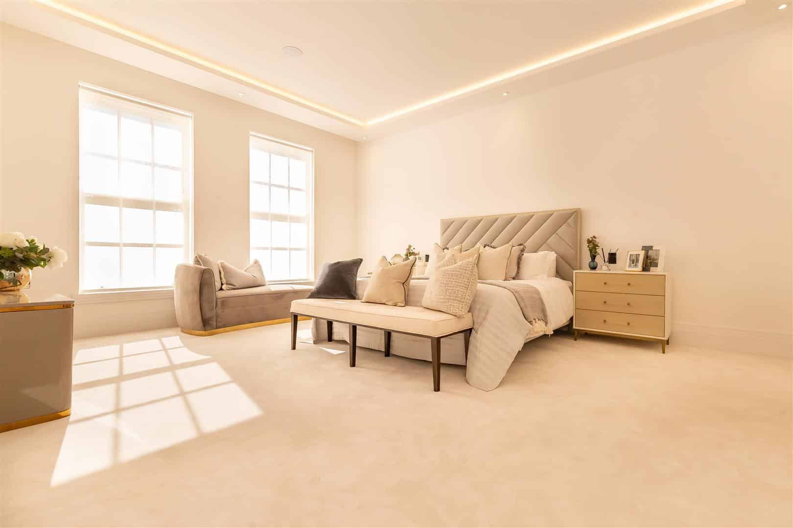 2 bed flat for sale in Tamara Court, Stradbroke Drive, Chigwell