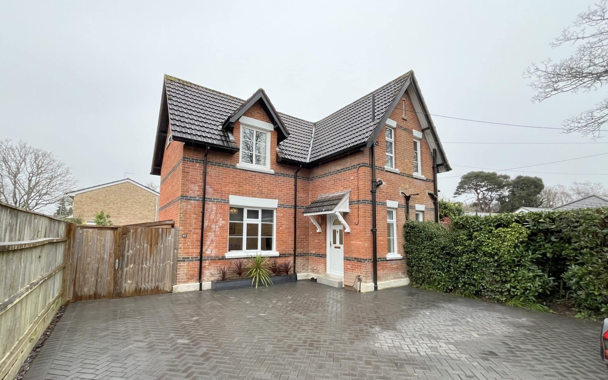 Chewton Common Road, Highcliffe, Christchurch, Dorset, BH23 5LZ