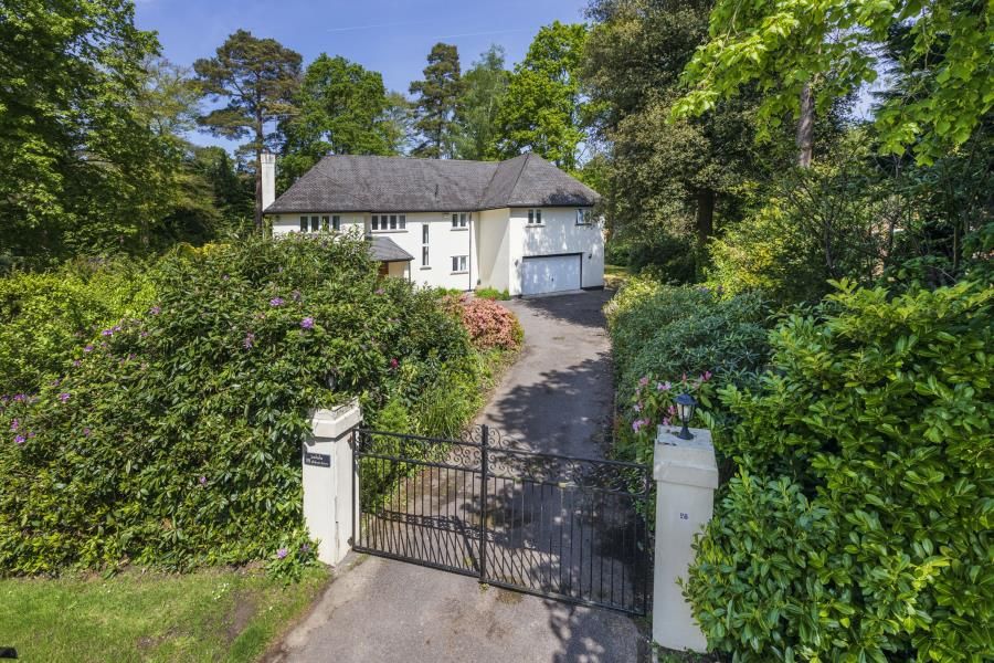 Abbots Drive, Wentworth Estate, Surrey, GU25 4SE