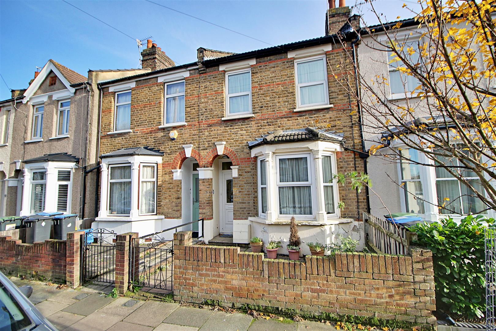 Bertram Road, Enfield, EN1 1LT