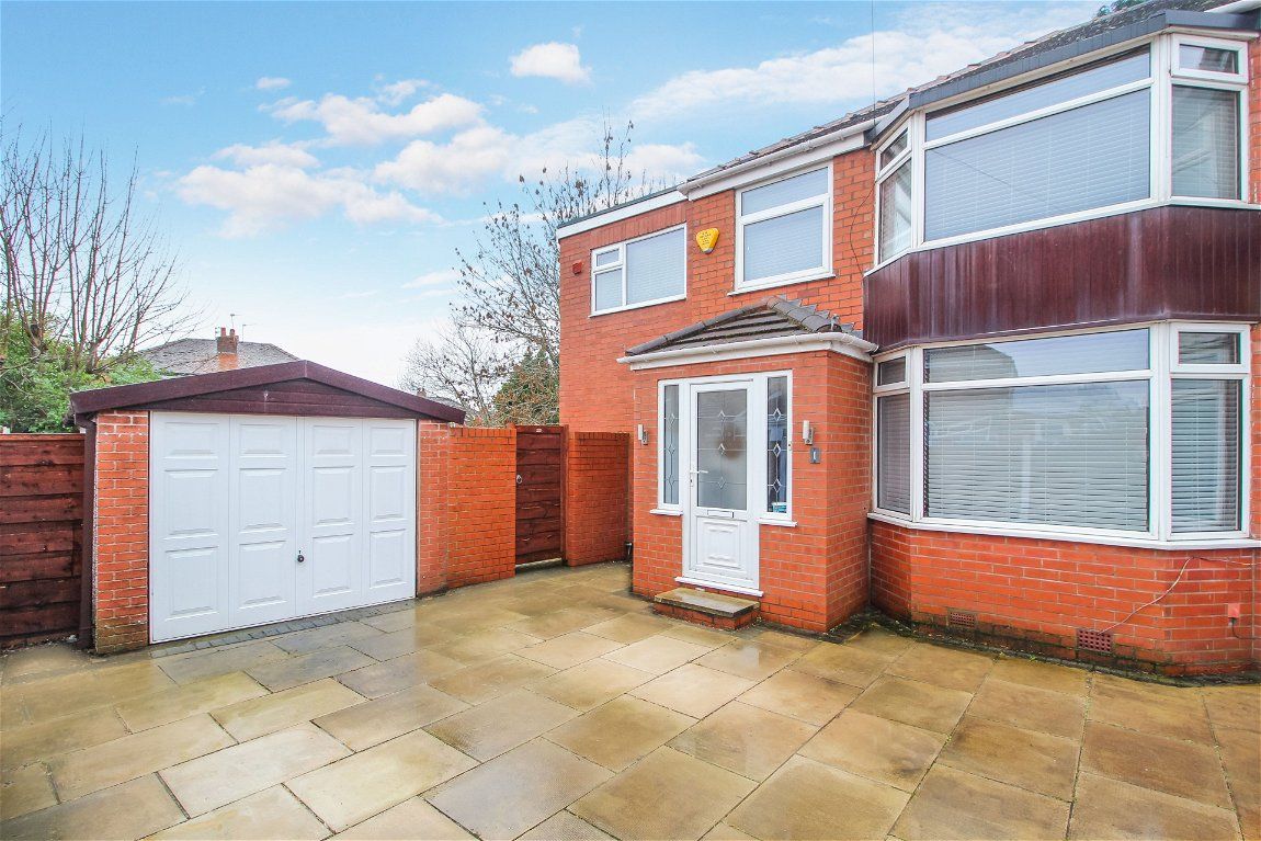 St. Ives Avenue, Cheadle, SK8 2HG